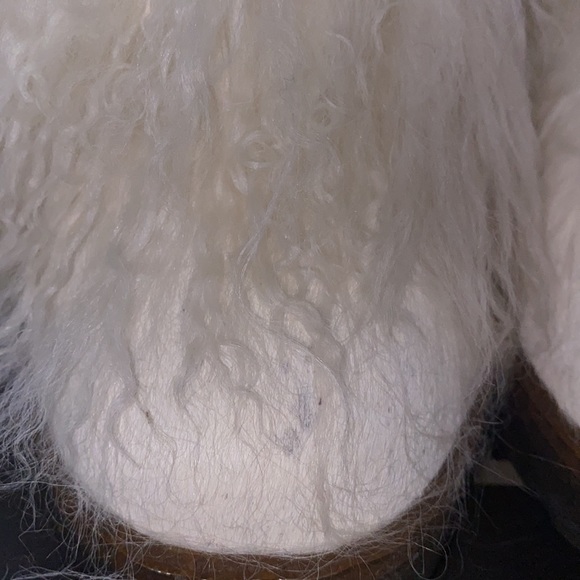 Bearpaw White Boetis furry boots. Worn once. - Picture 5 of 6
